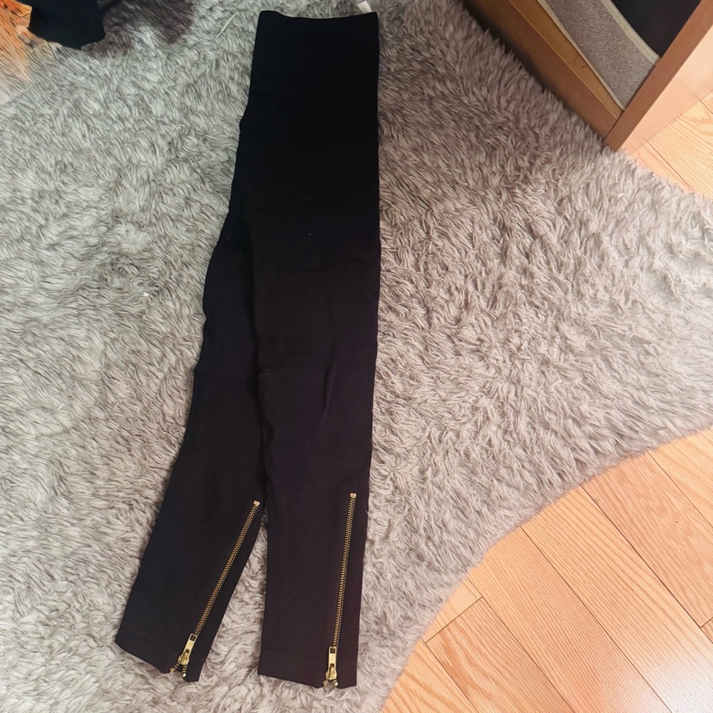 Spanx Side Zip Seamless Compression Cropped Leggi… - image 6